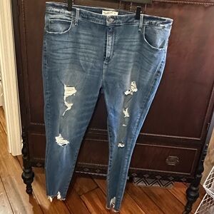 Abercrombie & Fitch Women's Ripped Blue Super Skinny Ankle Jeans Size 20 Short